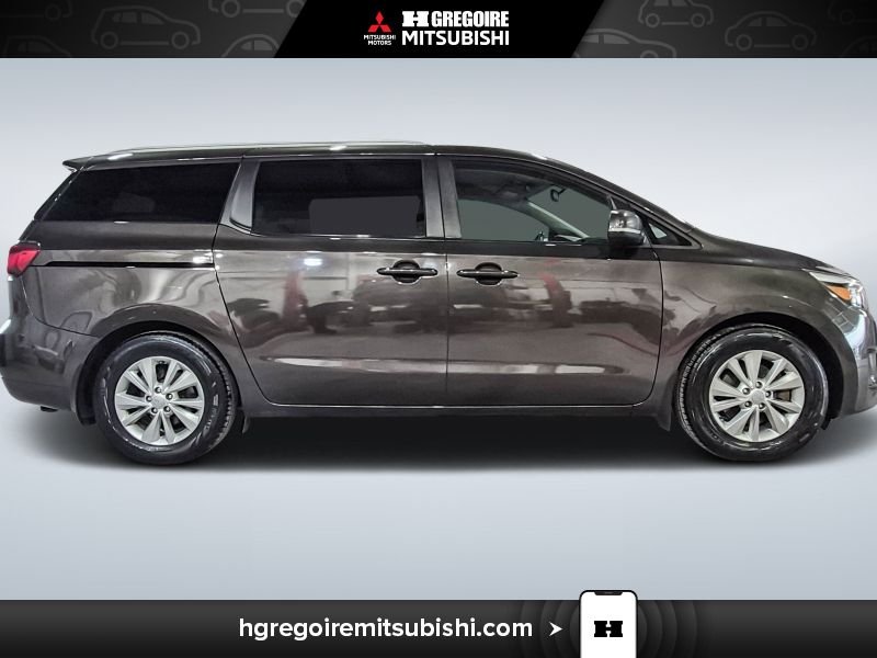 2017 Kia Sedona Grey Blainville - photo #10