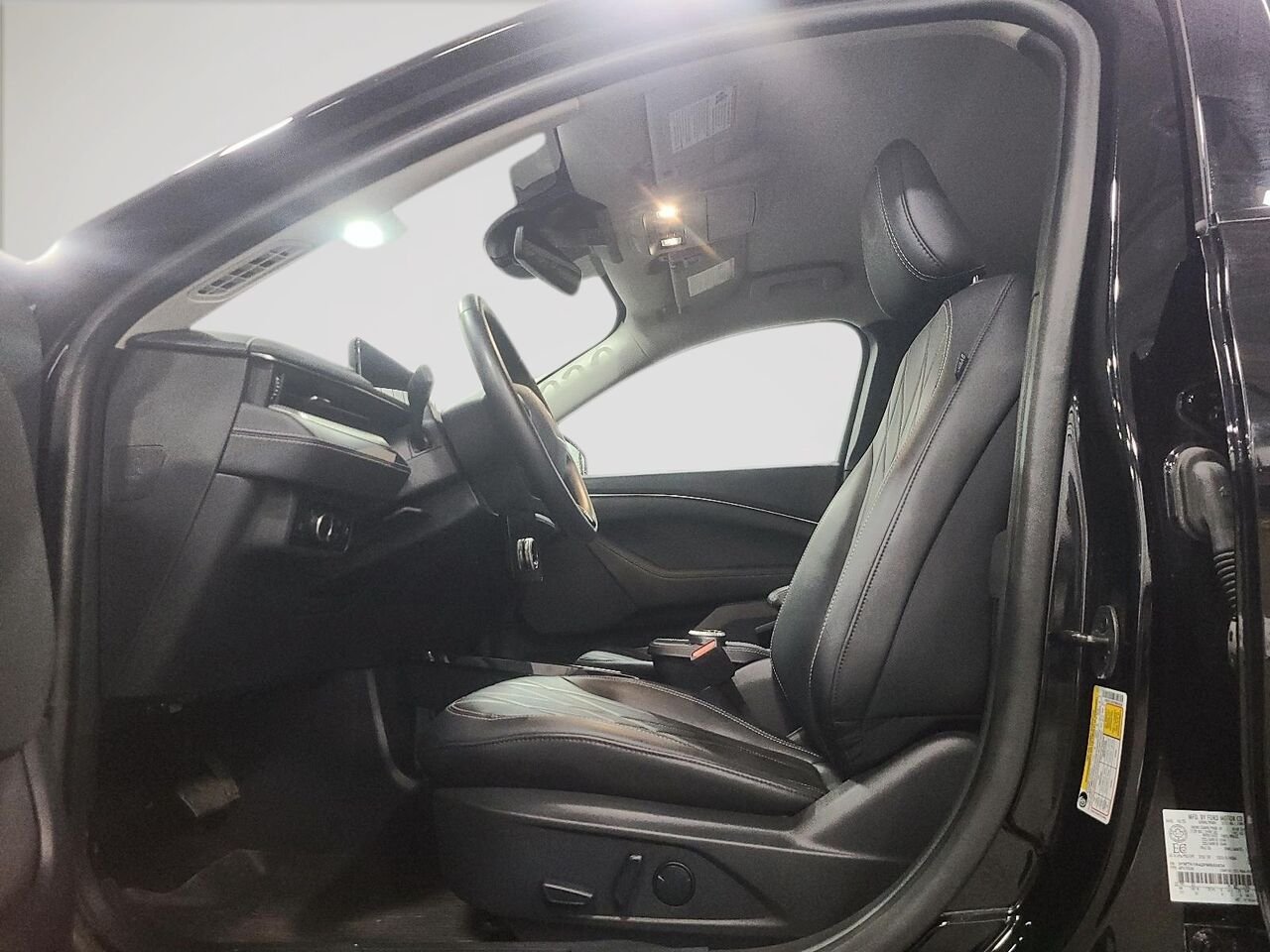 2023 Ford Mustang Mach-E SELECT Québec - photo #11
