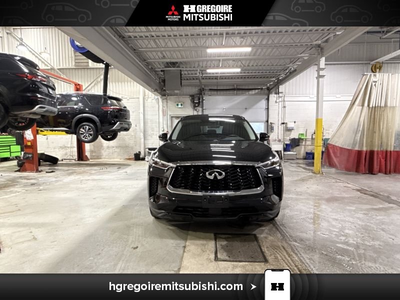 Infiniti QX60 PURE *AWD* 8 passager * Cuir * Toit * Mags * Cam 2024 Noir