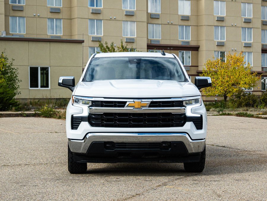 2023 Chevrolet Silverado 1500 LT 2.7L | Trailering Package White