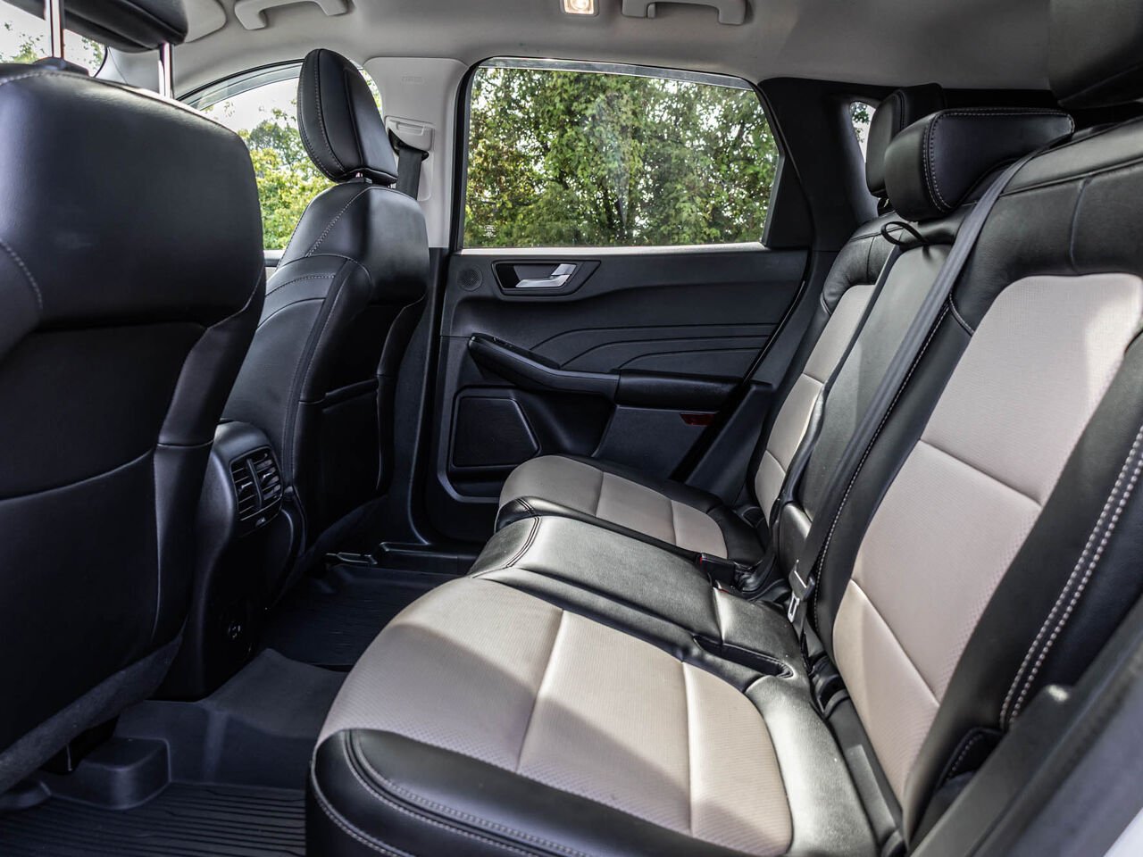 Ford Escape 2021 Blanc Sainte-Julienne - photo #27