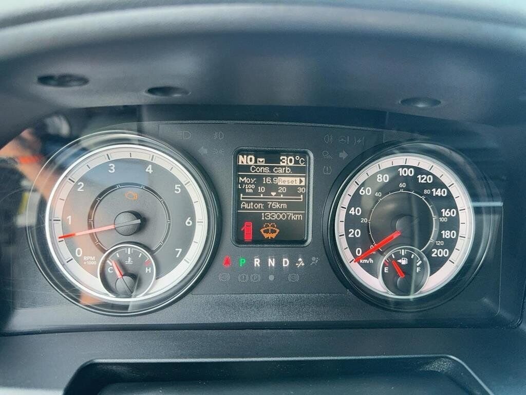 2017 Ram 1500 ST Grey Baie-Comeau - photo #12