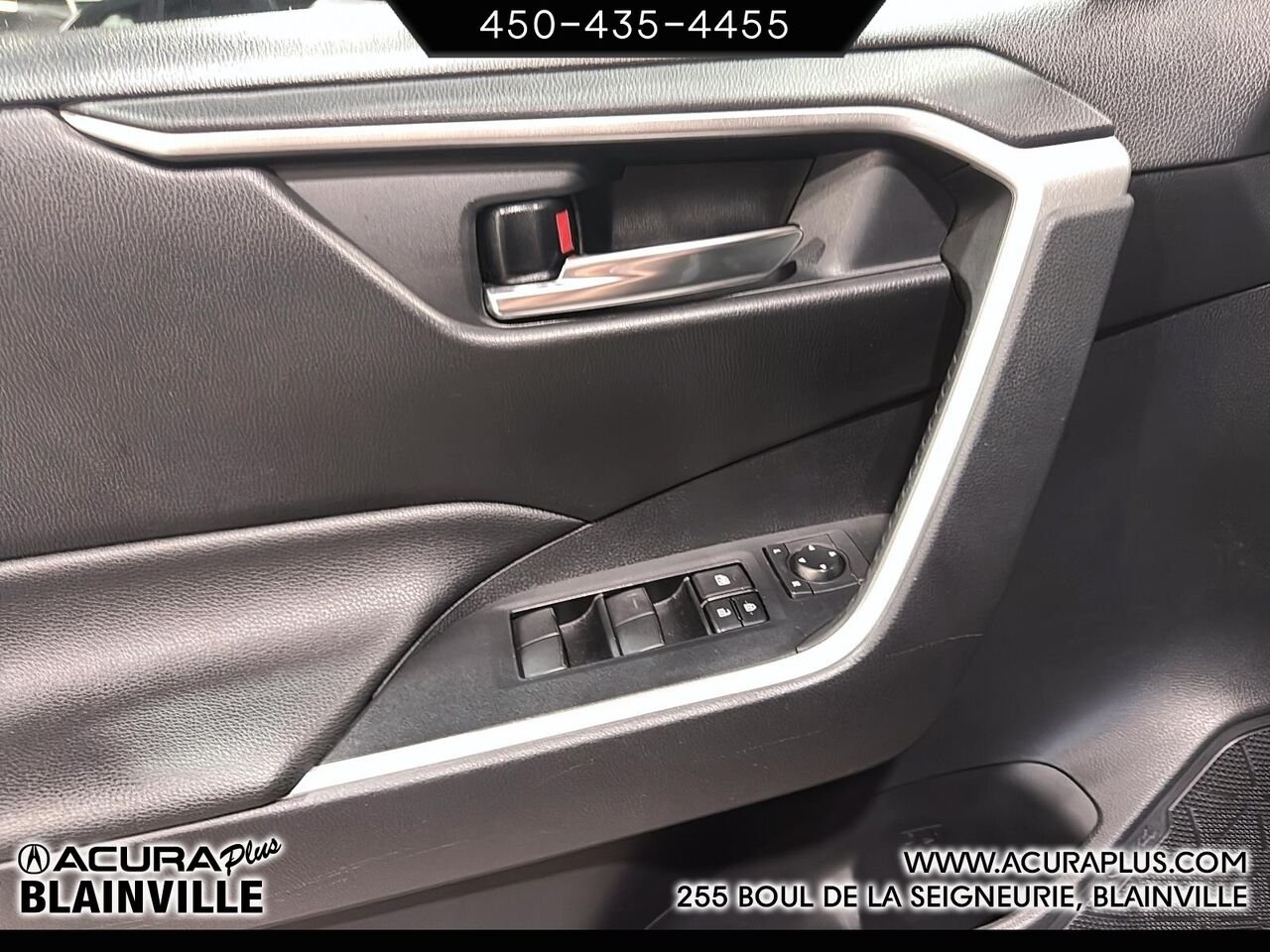 2021 Toyota RAV4 Black Blainville - photo #9