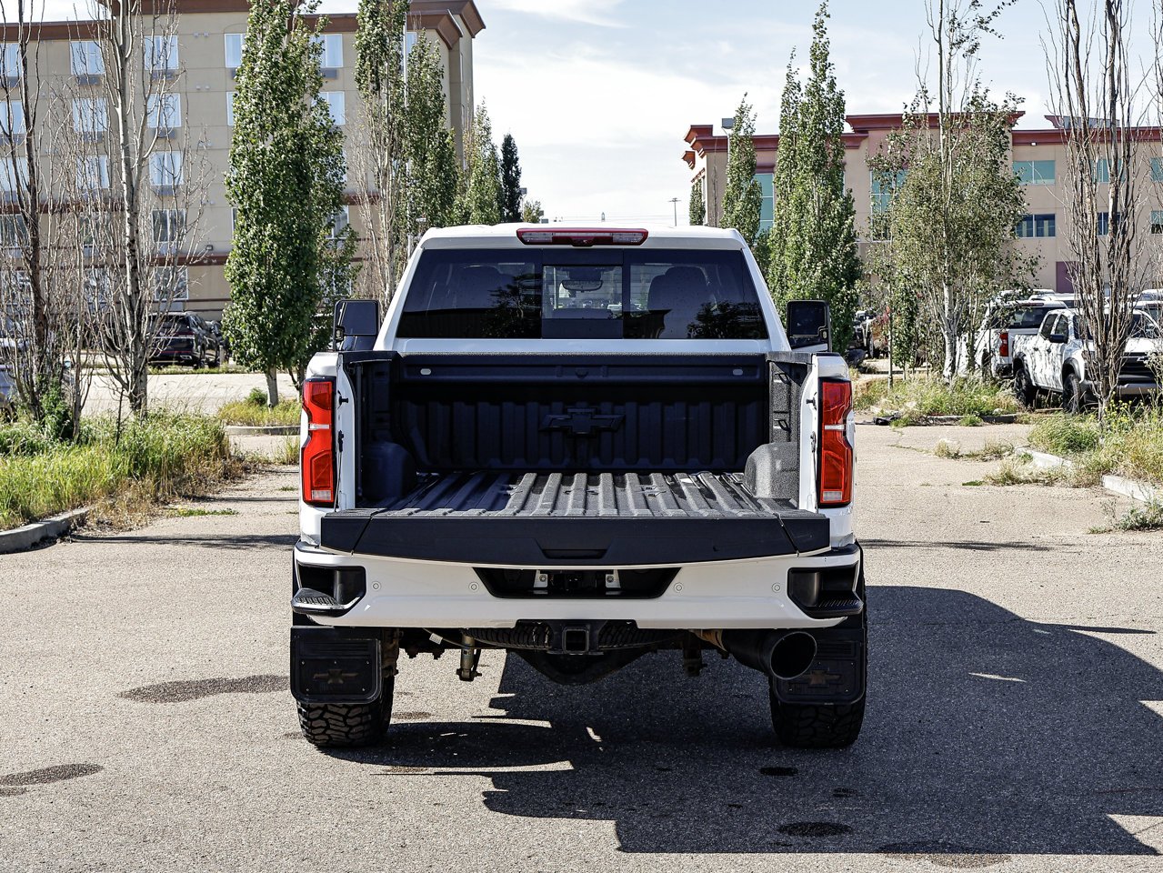 2024 Chevrolet Silverado 2500HD 4WD Crew Cab 159 LTZ White Sherwood Park - photo #14