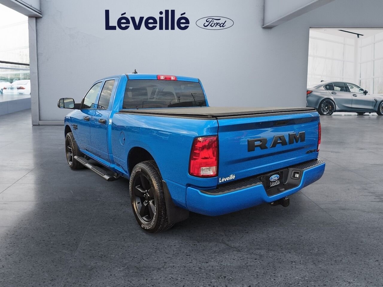 2022 Ram 1500 Classic Blue Saint-Jérôme - photo #27