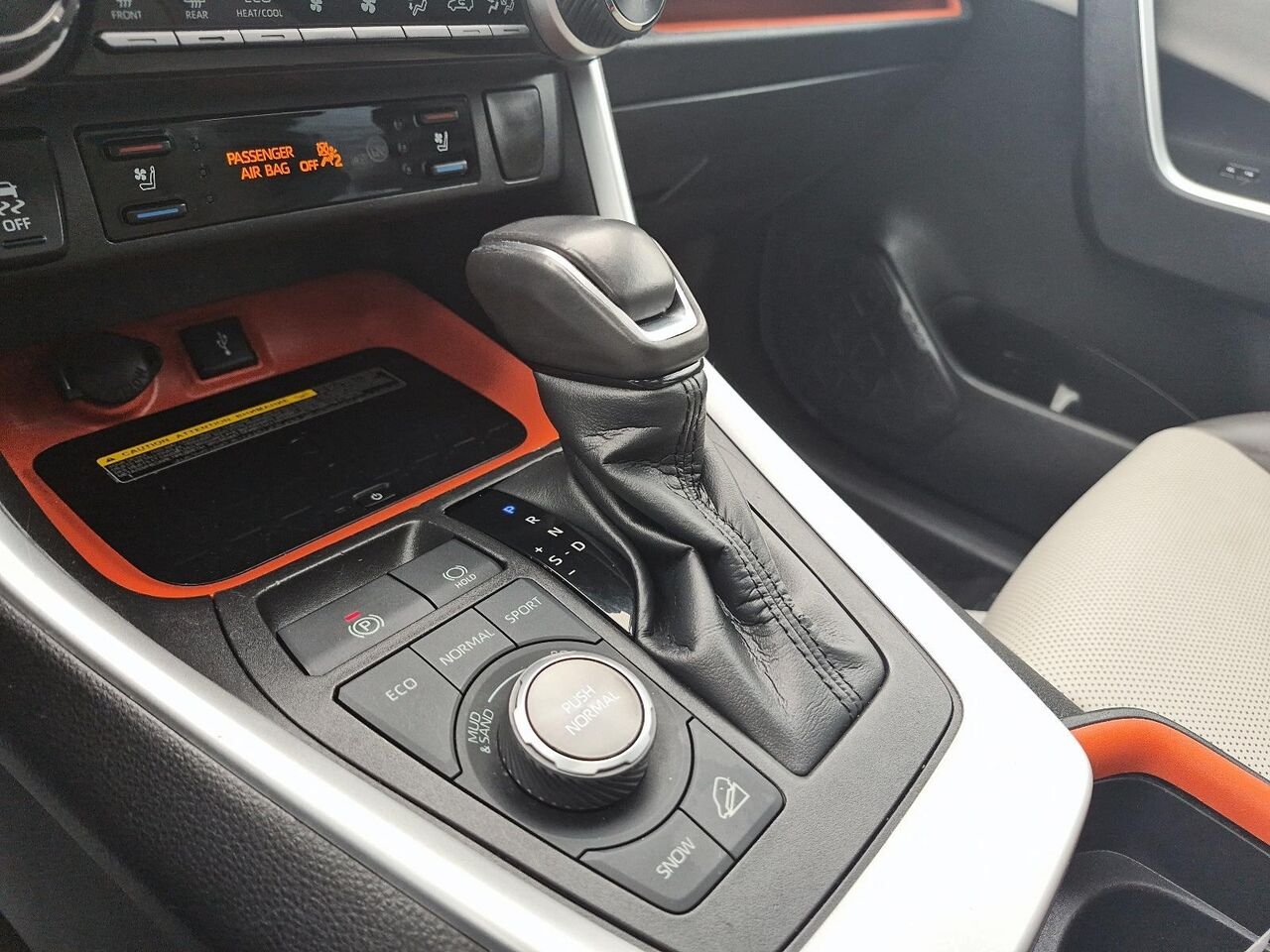 2020 Toyota RAV4 Grey Saint-Jérôme - photo #13
