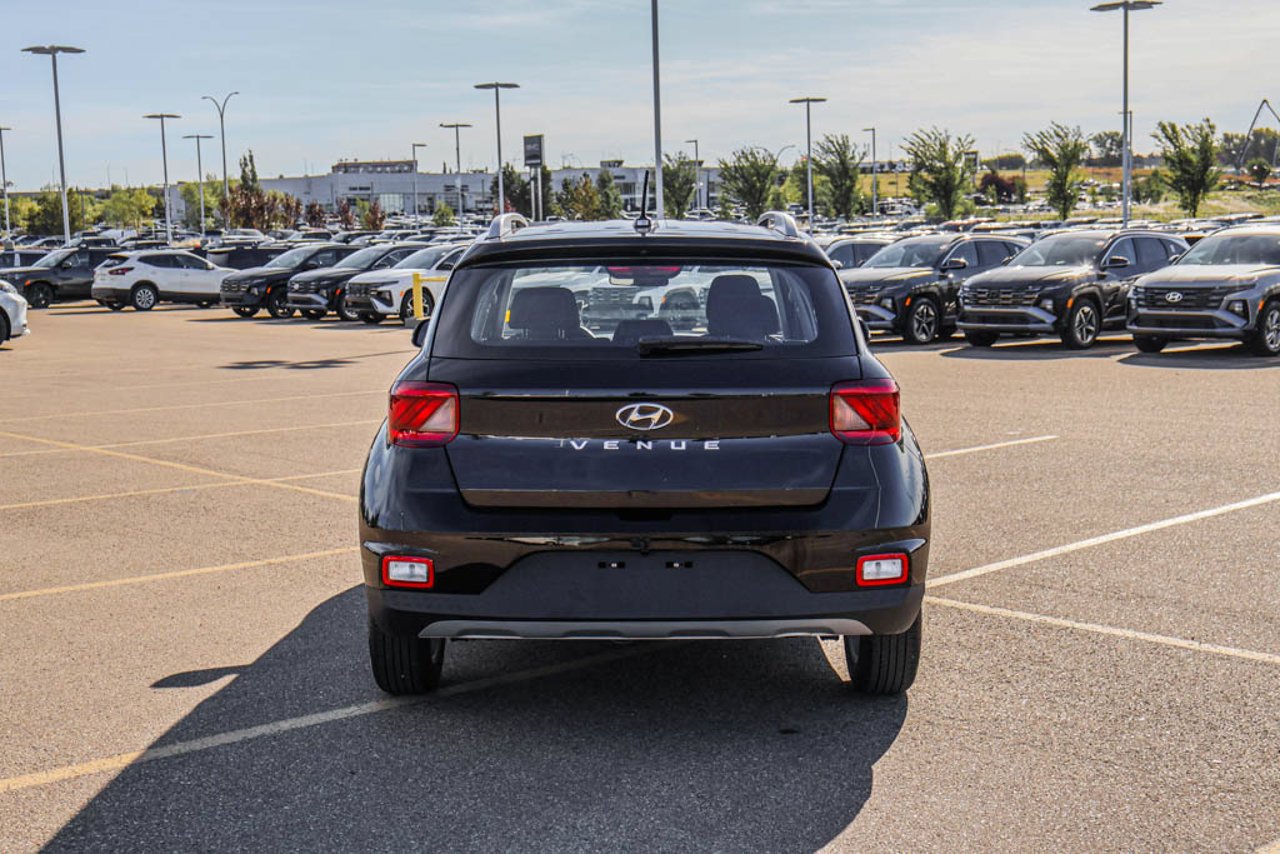 2026 Hyundai Venue Preferred IVT Black Sherwood Park - photo #6