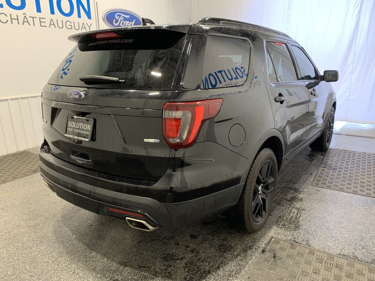 2017 Ford Explorer Black Châteauguay - photo #5