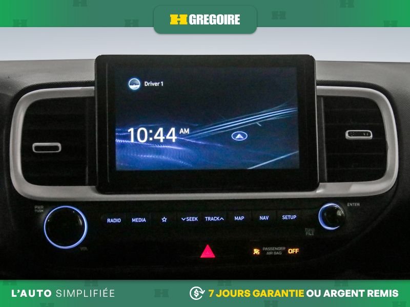 Hyundai Venue 822520 | Ultimate AUTO AC CUIR TOIT NAV MAGS CAM RECUL BLEU 2021 Blanc Laval - photo #22