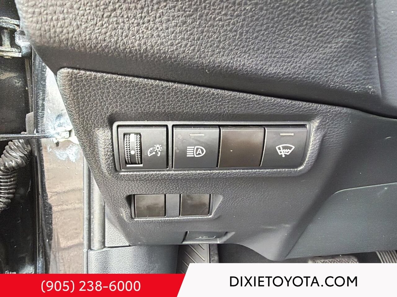 2024 Toyota Corolla Cross LE PREMIUM AWD / CLEAN CARFAX / HEATD SEATS / MOONROOF / ALLOY WHEELS / CARPLAY AND ANDROID AUTO Black Mississauga - photo #11