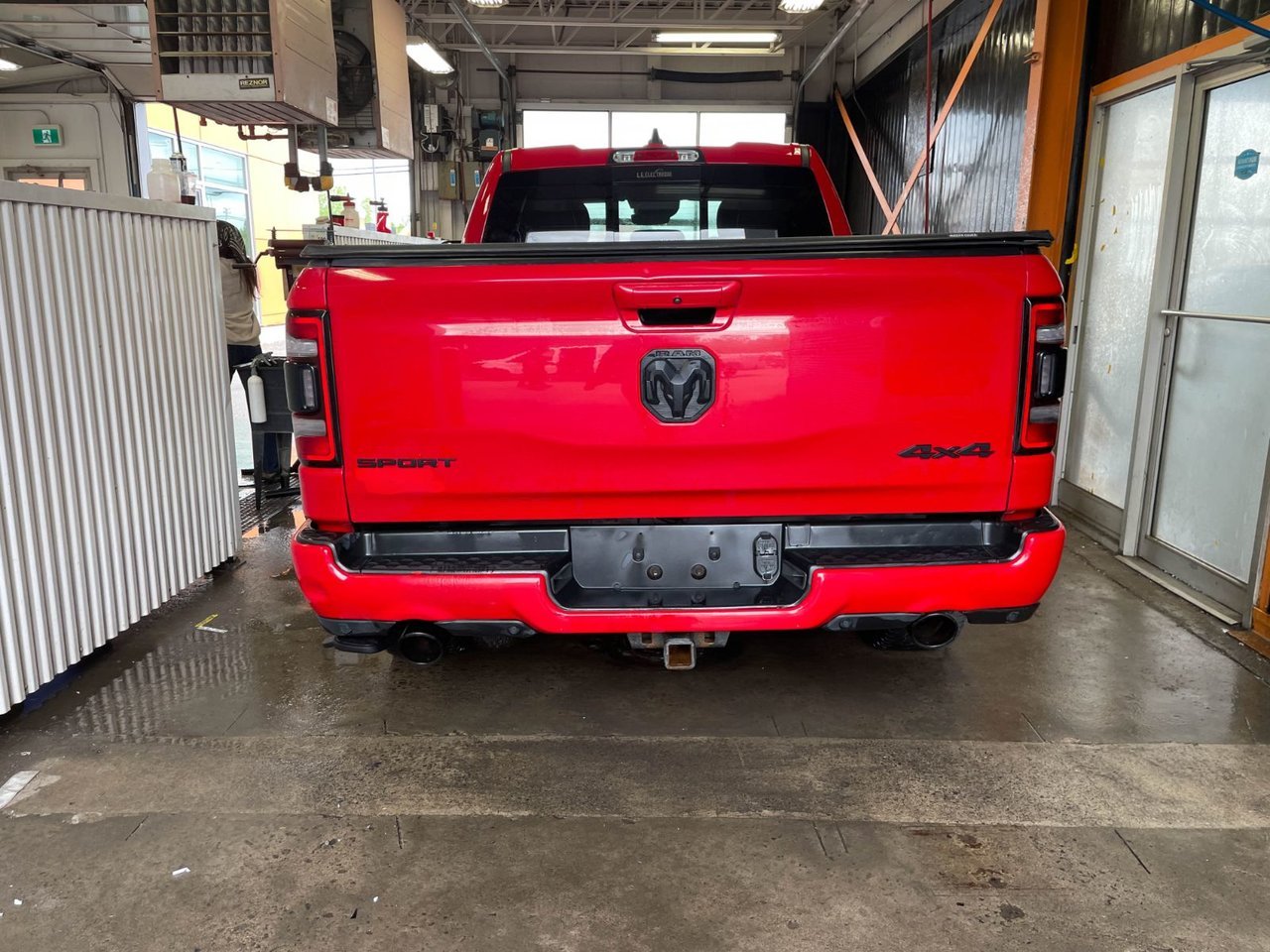 Ram 1500 SPORT 4X4 V8 *LEVEL 2* CUIR SIÈGES VENT BEDLINER 2020 Rouge Saint-Jérôme - photo #5