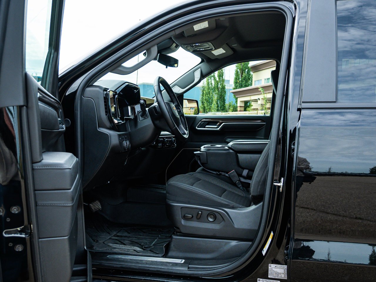 2026 Chevrolet Silverado 1500 4WD Crew Cab 147 LT Black Sherwood Park - photo #15