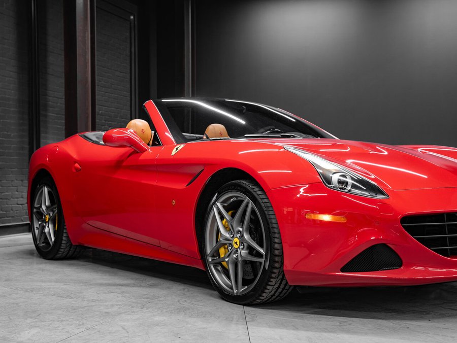 2016 Ferrari California T 2016 Red