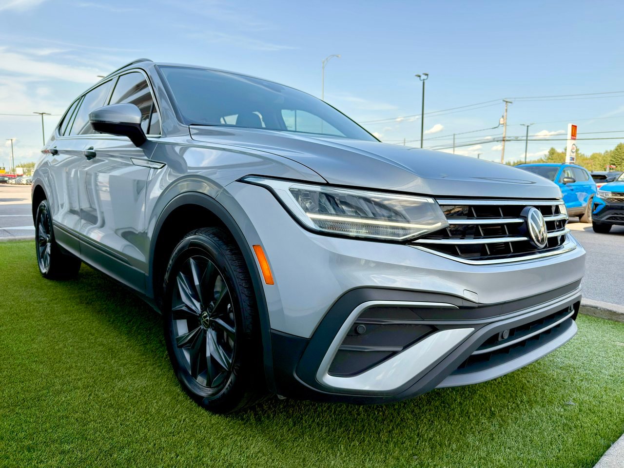 Volkswagen Tiguan 2023 Gris Notre-Dame-des-Prairies - photo #4