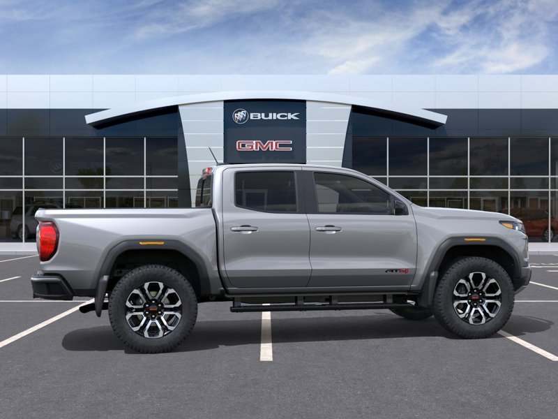 GMC Canyon AT4 cabine multiplace 4RM 2026 Argent métallisé Ottawa & Gatineau - photo #4