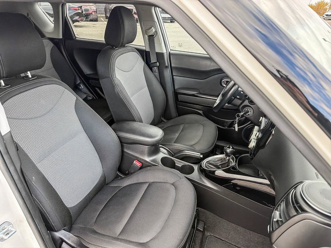 Kia Soul KNDJP3A55K7687840 2019 Blanc Mirabel - photo #25