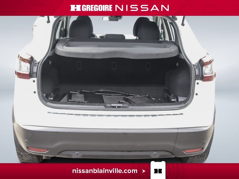 Nissan Qashqai 2023 Blanc Laval - photo #25