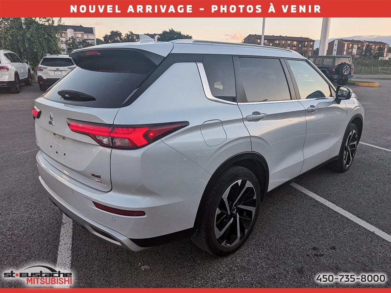 Mitsubishi Outlander 2023 Blanc Saint-Eustache - photo #2