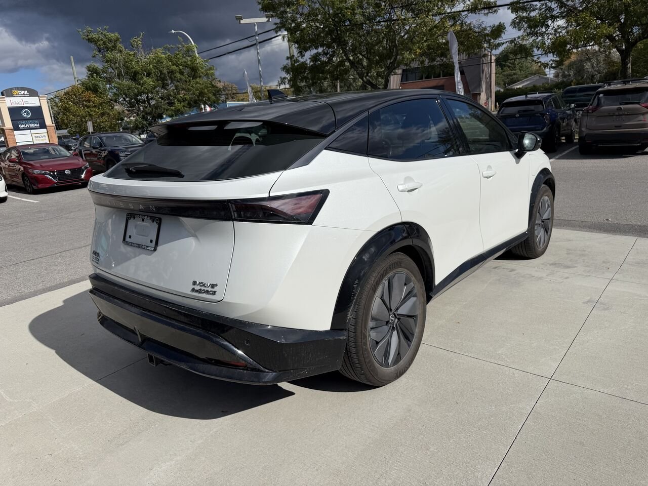 Nissan ARIYA awd carplay jamais accidenté 430 d'autonomie 2024 Blanc Châteauguay - photo #6