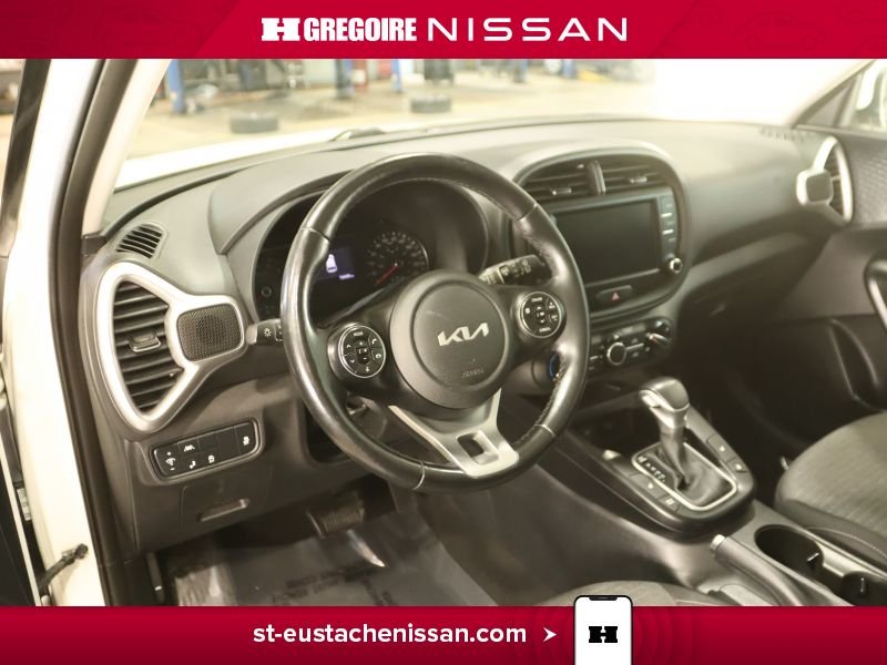 2022 Kia Soul White Laval - photo #26