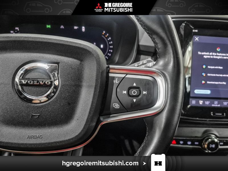 2023 Volvo XC40 Black Laval - photo #20