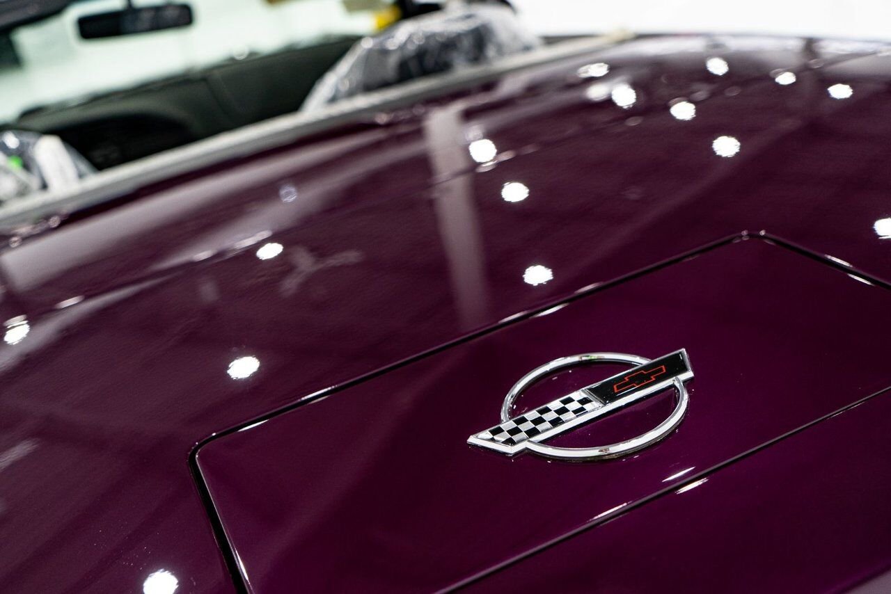 1995 Chevrolet Corvette *PRIX EN USD* RPO Z4Z PACE CAR PRESENTED IN DELIVERY PACKAGING WITH ONLY 192MILES (307KM) FROM NEW White Montreal - photo #60