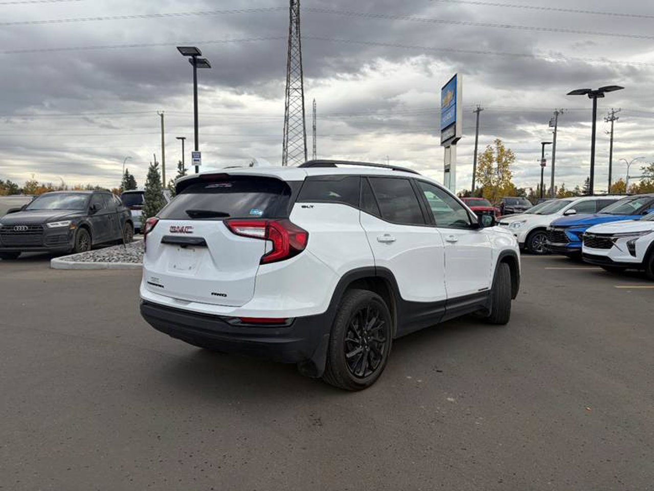 2024 GMC Terrain AWD 4dr SLT White Sherwood Park - photo #4