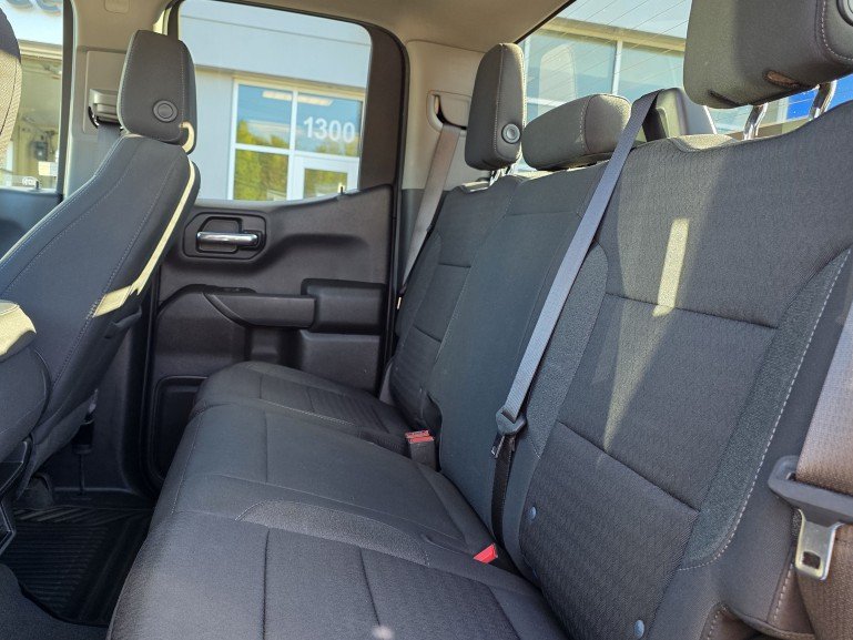 2023 Chevrolet Silverado 1500 Custom 4X4 Blue Mont-Laurier - photo #15