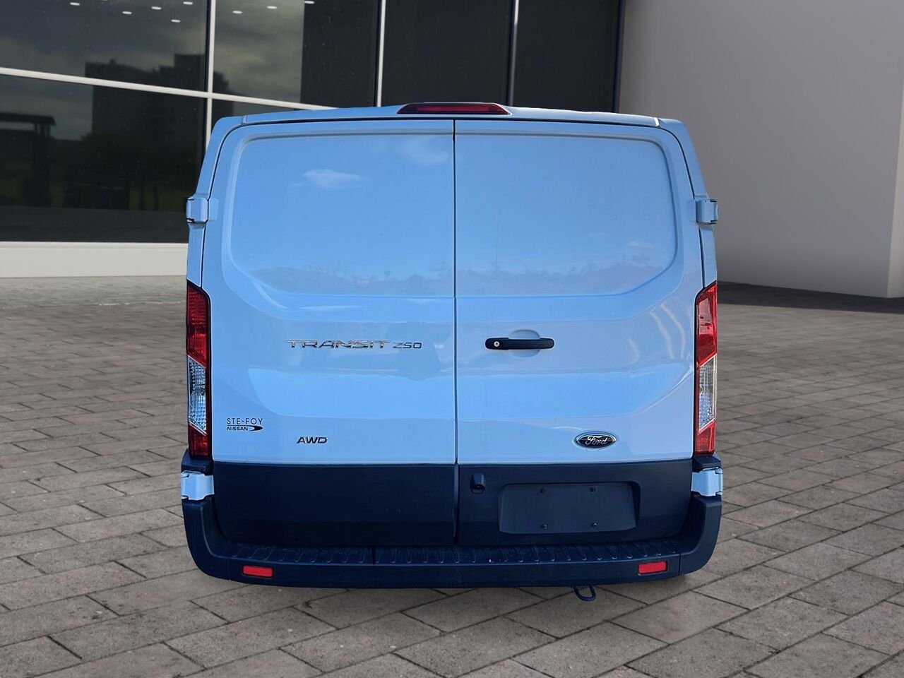Ford Transit fourgon utilitaire AWD 2025 Québec - photo #2