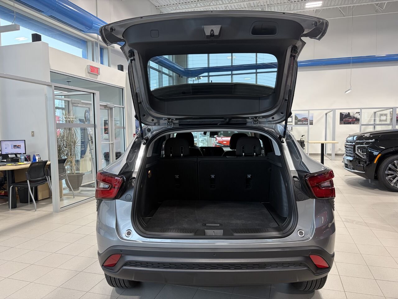 CHEVROLET TRAX LS Traction avant 4 portes LS 2025 Gris Gatineau - photo #17