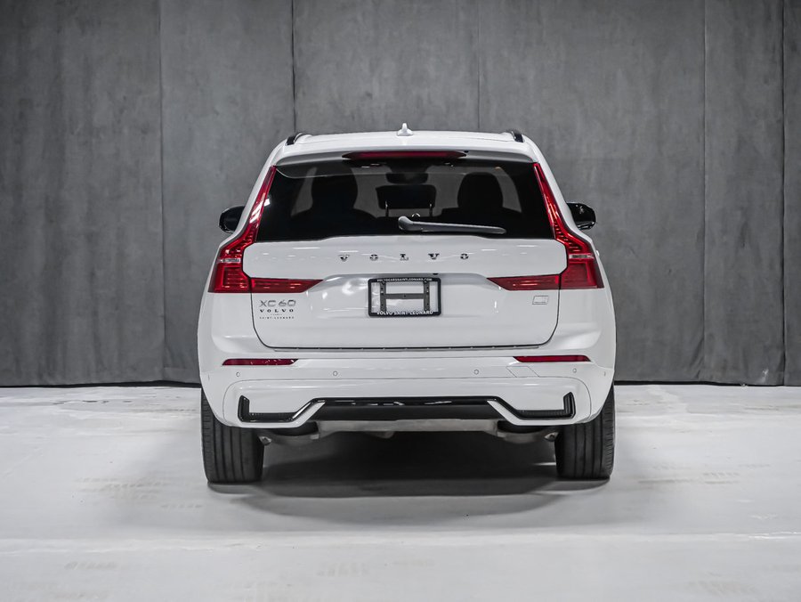 2023 Volvo XC60 Recharge T8 ULTIMATE DARK White