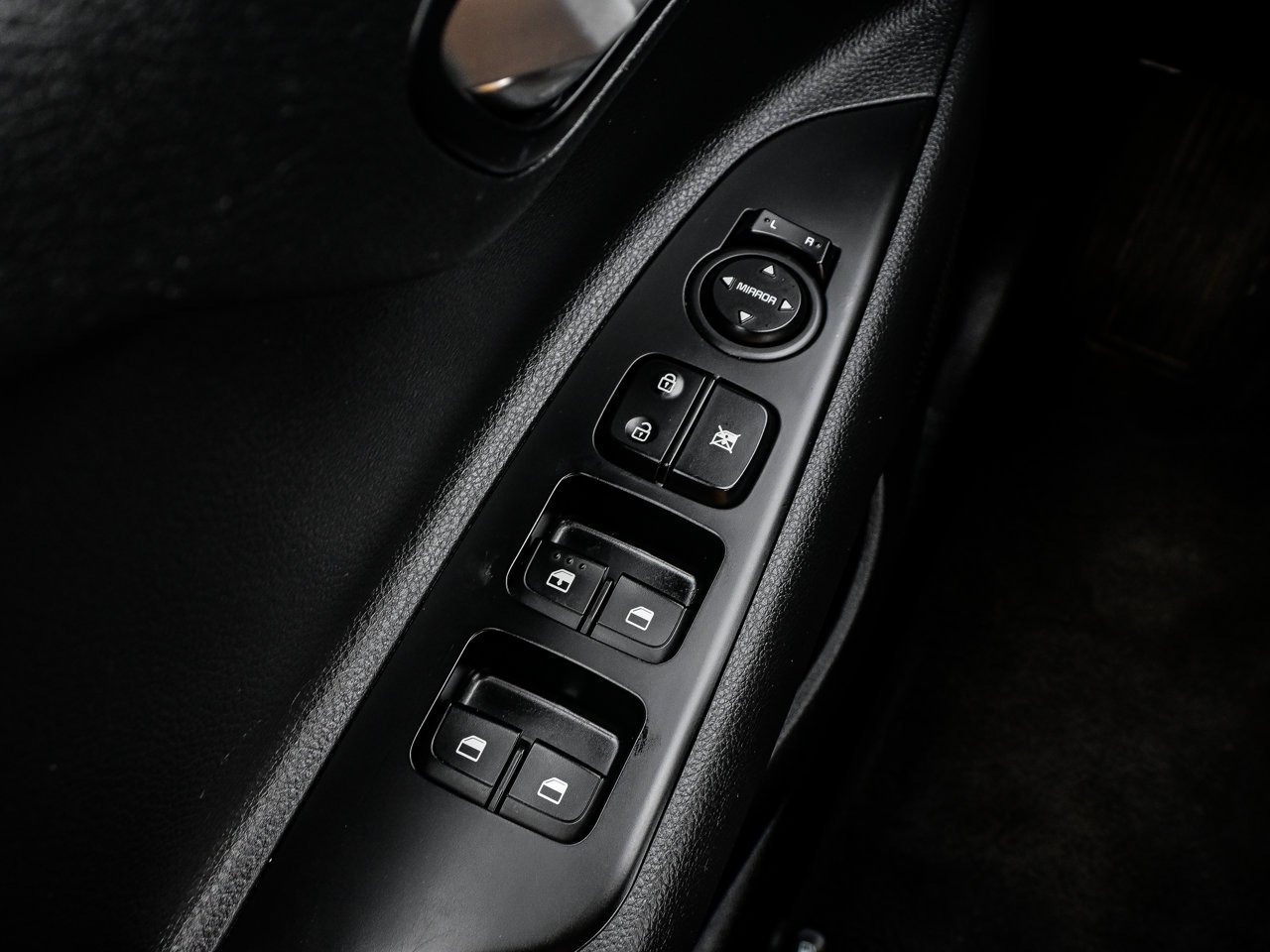 2023 Kia Rio 5-door LX+ IVT Blue Sherwood Park - photo #17