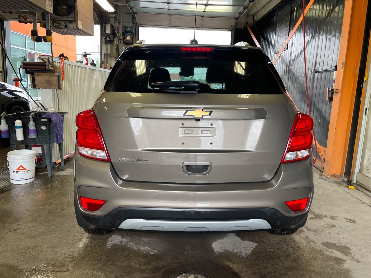 Chevrolet Trax LT AWD *SIEGES CHAUFF* CARPLAY *DEM DISTANCE* USB 2021 Gris Saint-Jérôme - photo #5