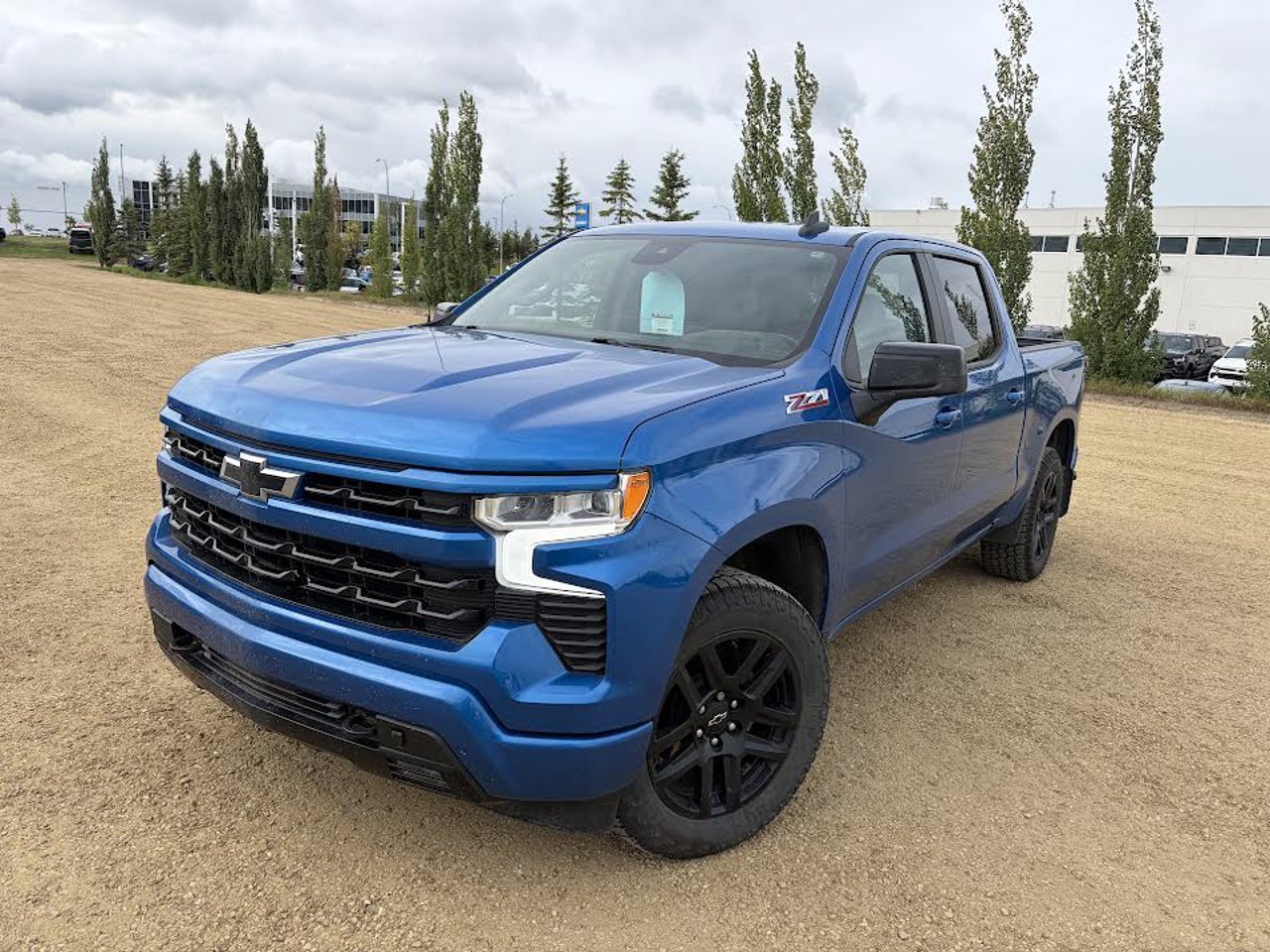 2022 Chevrolet Silverado 1500 4WD Crew Cab 147 RST Blue Sherwood Park - photo #2