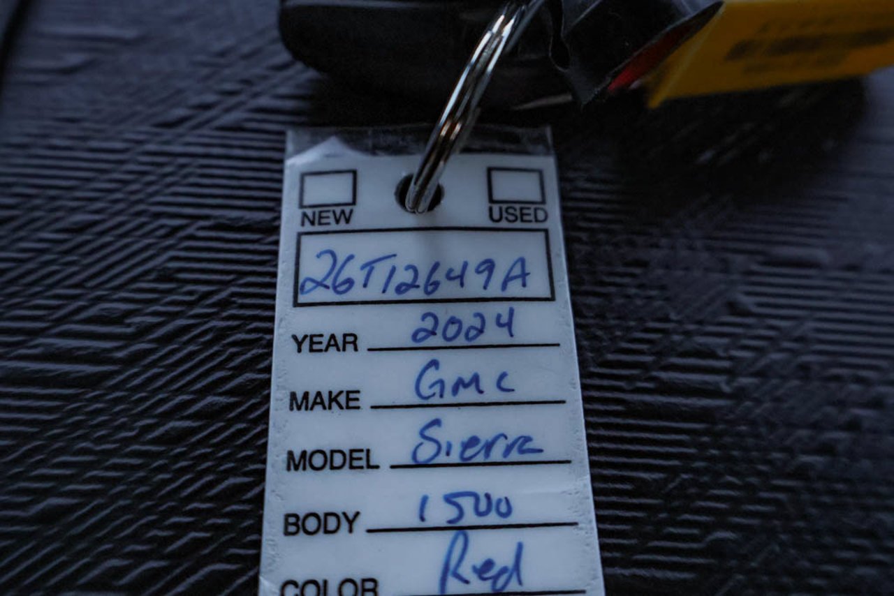 2024 GMC Sierra 1500 4WD Crew Cab 147 AT4X Red Sherwood Park - photo #35