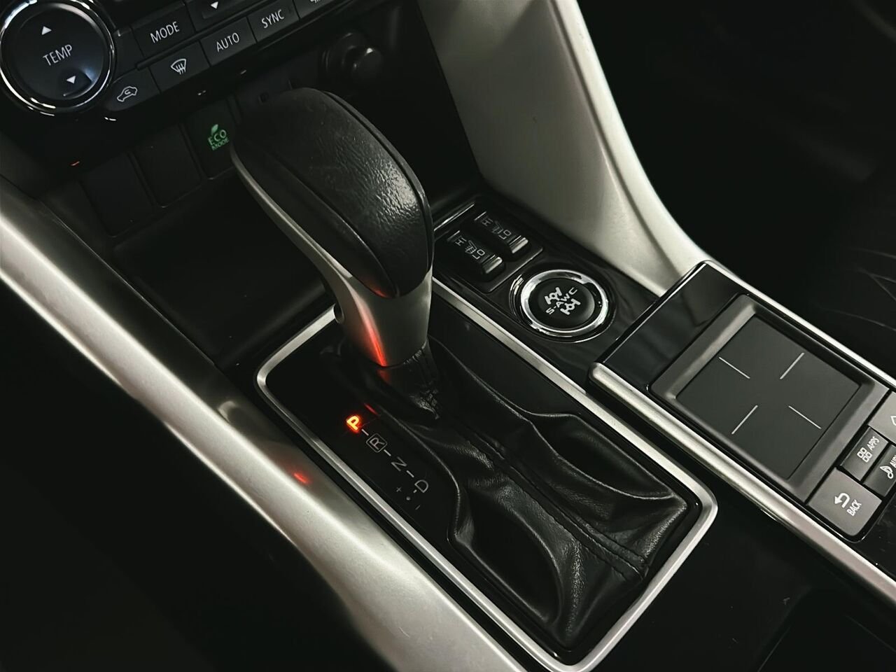 2018 MITSUBISHI ECLIPSE CROSS SE White Saint-Hyacinthe - photo #13