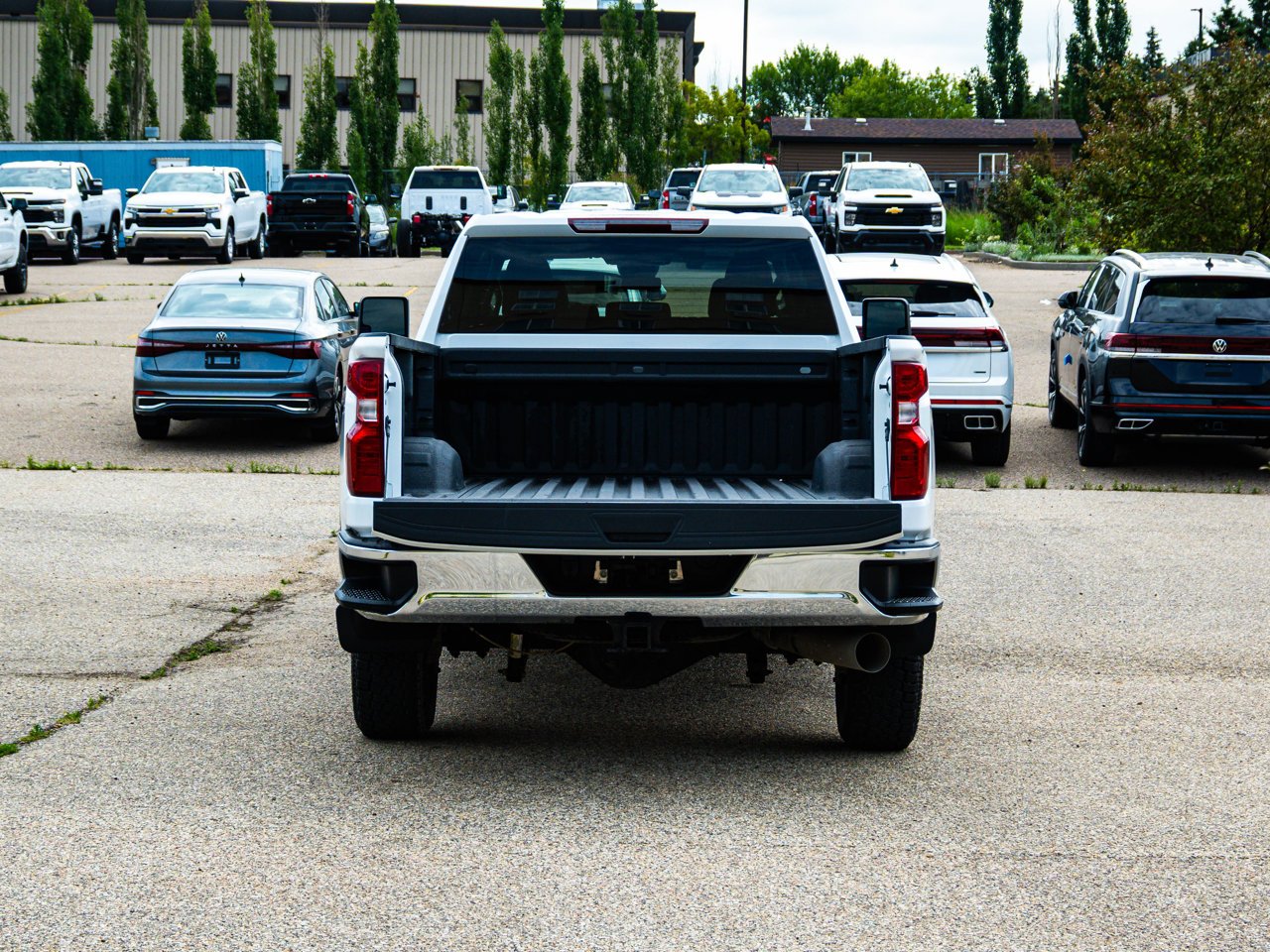 2025 Chevrolet Silverado 2500HD 4WD Crew Cab 159 LT White Sherwood Park - photo #14