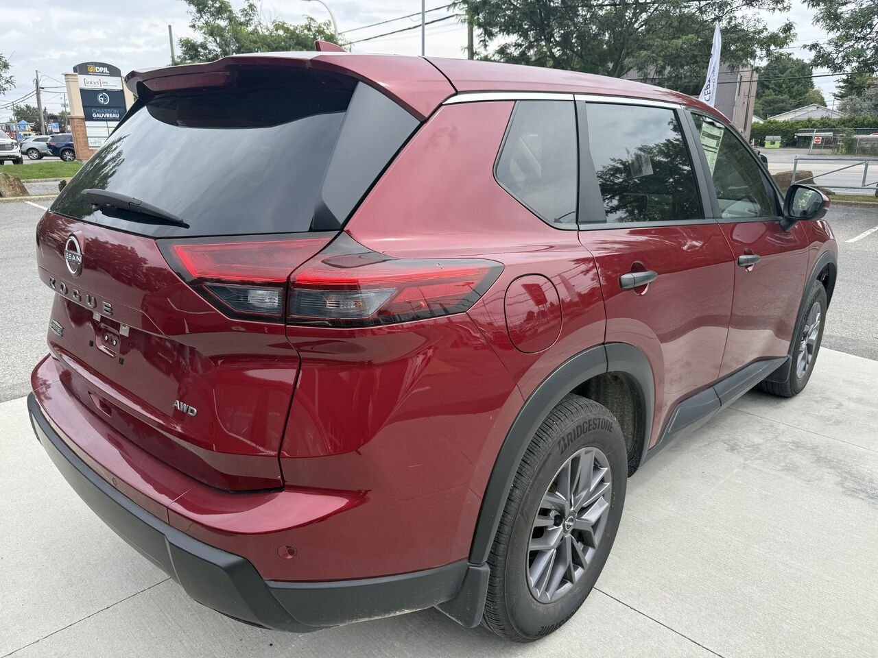 2024 Nissan Rogue S AWD Red Châteauguay - photo #5
