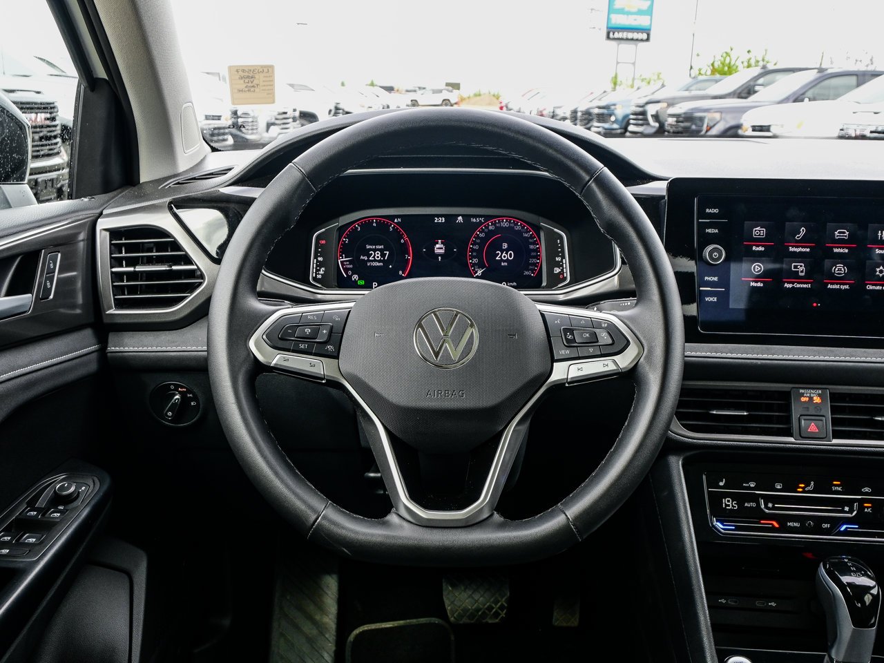 2026 Volkswagen Taos Comfortline Black Edition 4MOTION White Sherwood Park - photo #20