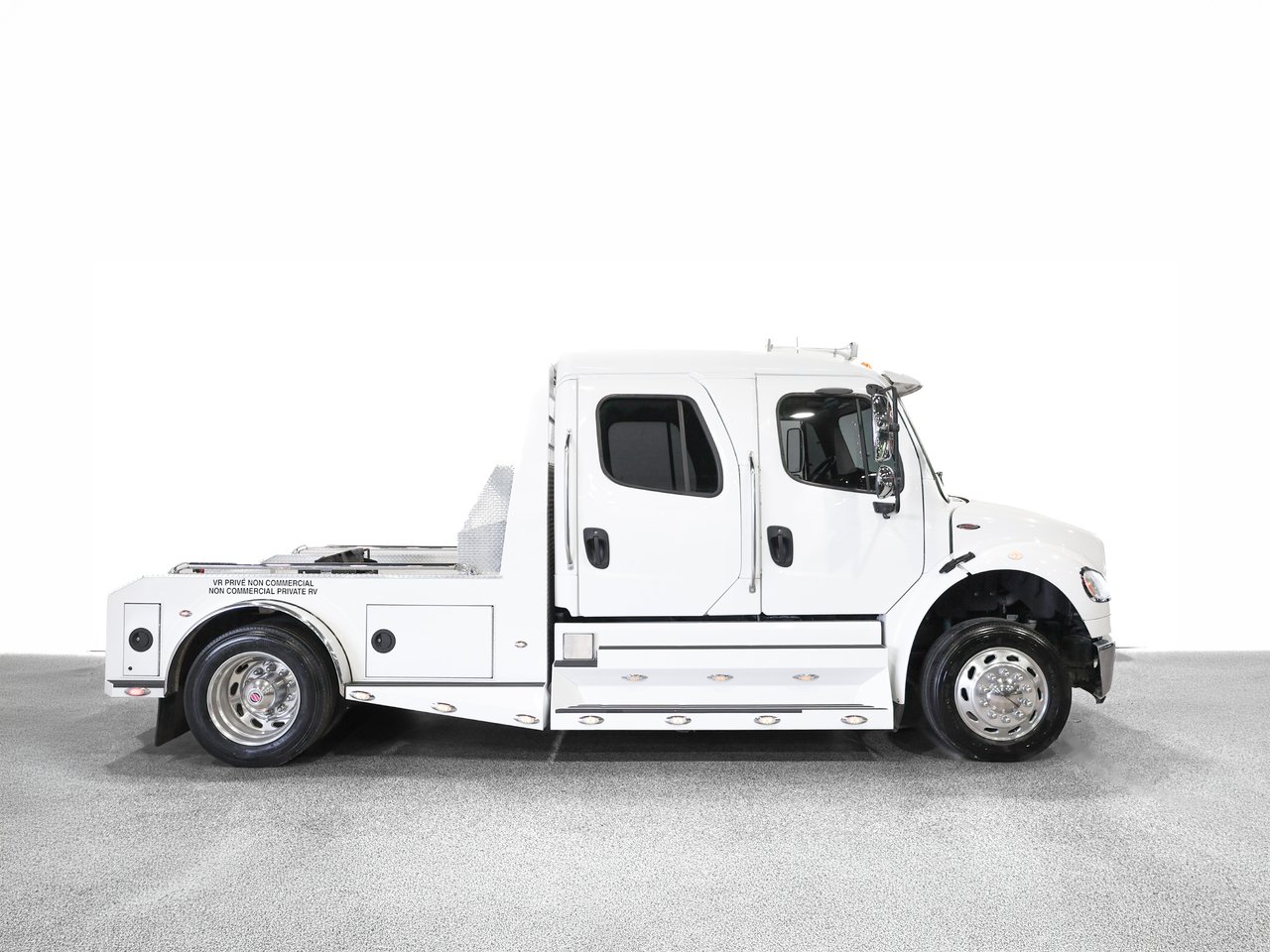Freightliner Sportchassis 2013 Blanc Saint-Eustache - photo #1