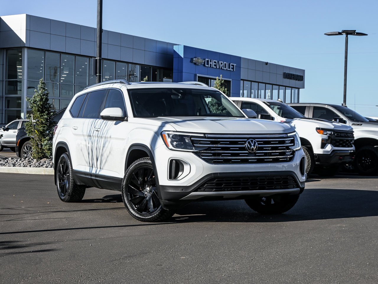 2024 Volkswagen Atlas Highline 2.0 TSI 4MOTION White Sherwood Park - photo #1
