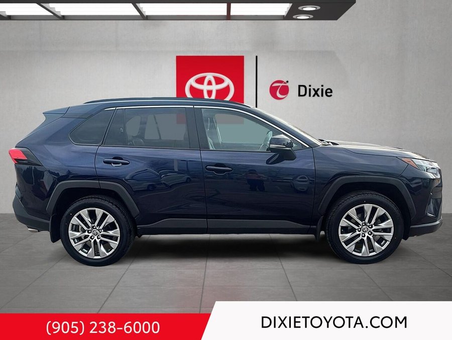 2022 Toyota RAV4 XLE AWD Blue