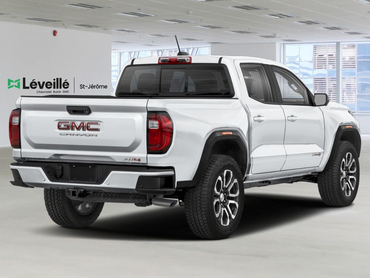 GMC Canyon AT4 2026 Blanc sommet Saint-Jérôme - photo #1