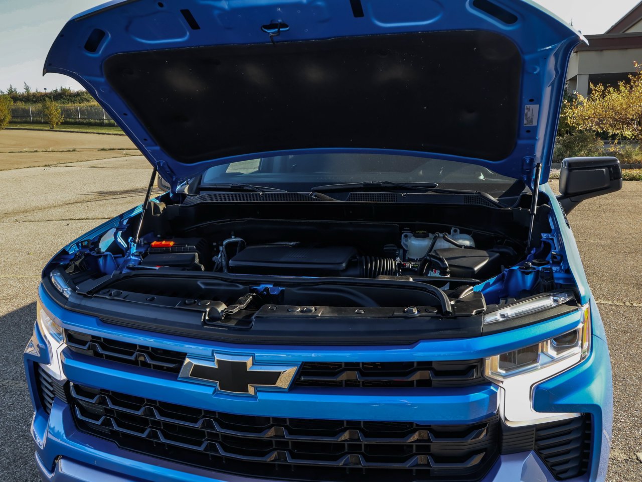 2025 Chevrolet Silverado 1500 4WD Crew Cab 147 RST Blue Sherwood Park - photo #9