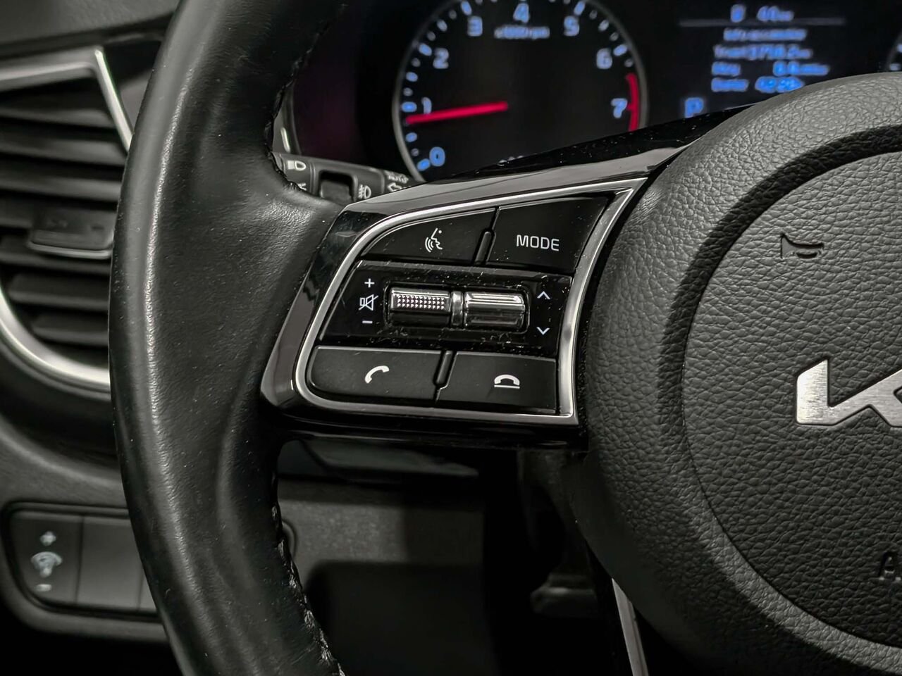 Kia Seltos AWD EX Bas Kilométrage Sièges et Volant Chauffant 2023 Blanc Sherbrooke - photo #13