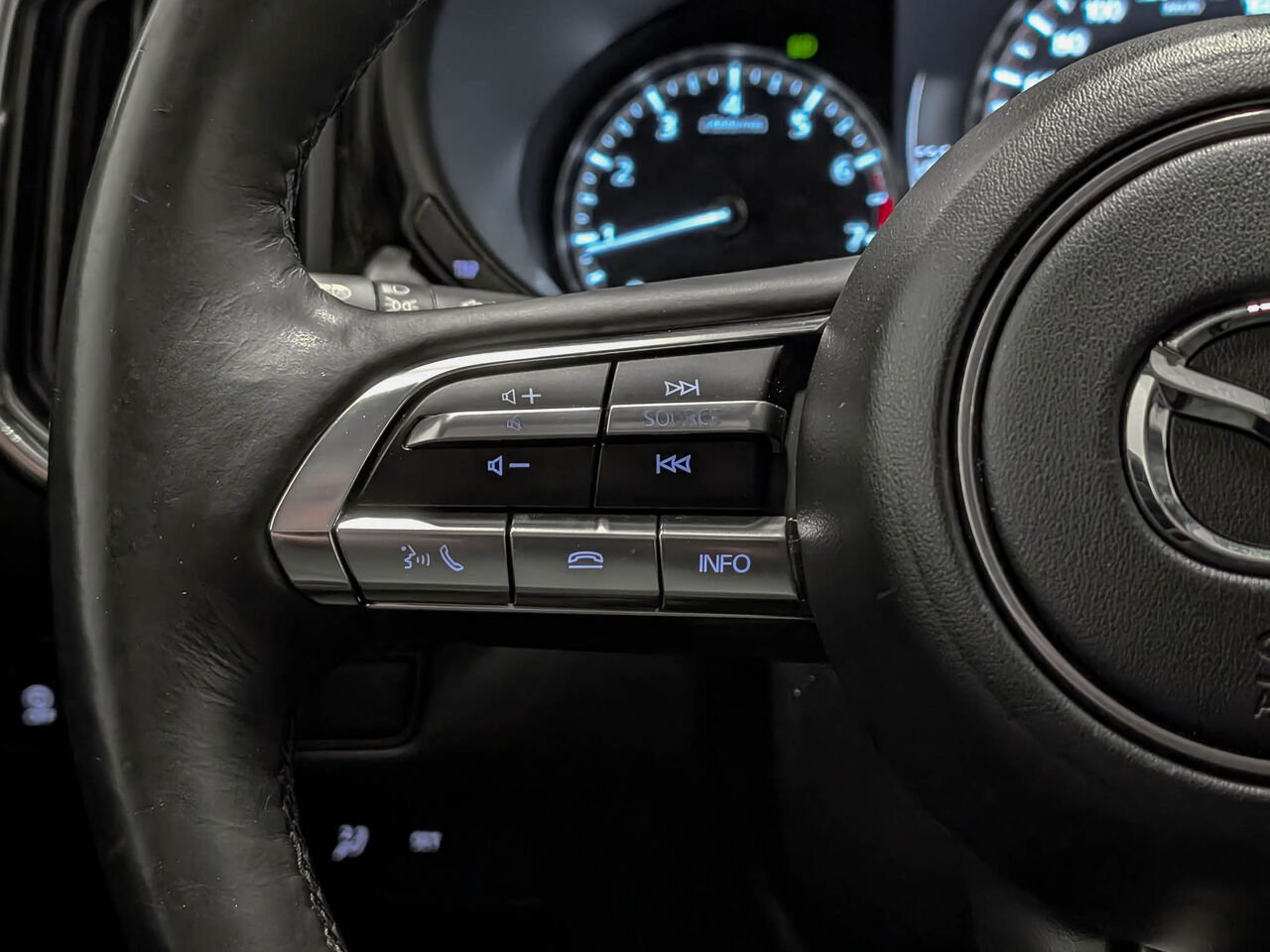 Mazda CX-50 AWD GT Toit Pano Cuir 2024 Noir Sherbrooke - photo #20