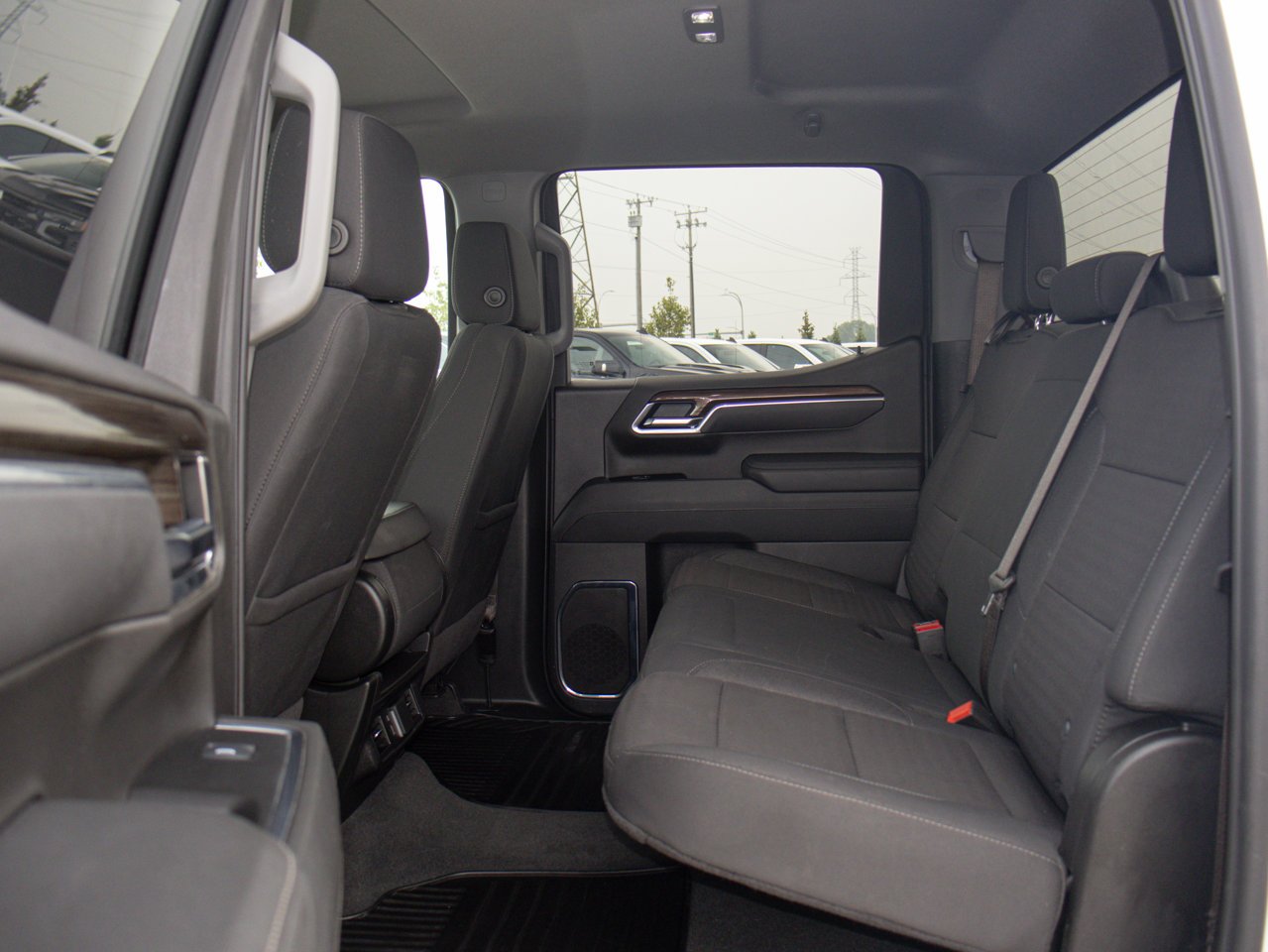 2025 Chevrolet Silverado 1500 4WD Crew Cab 147 LT White Sherwood Park - photo #29