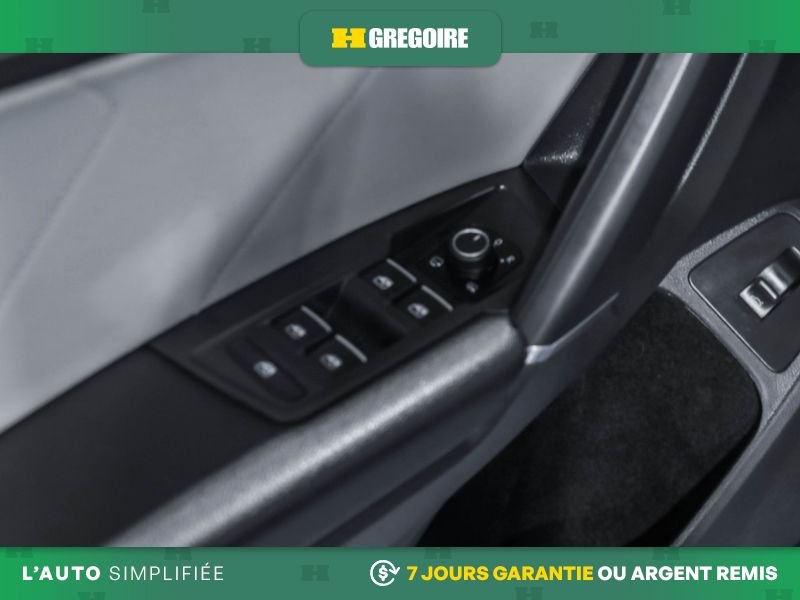 Volkswagen Tiguan 820613 | Highline AWD AUTO AC CUIR TOIT NAV MAGS CAM RECULE 2020 Bleu Laval - photo #13