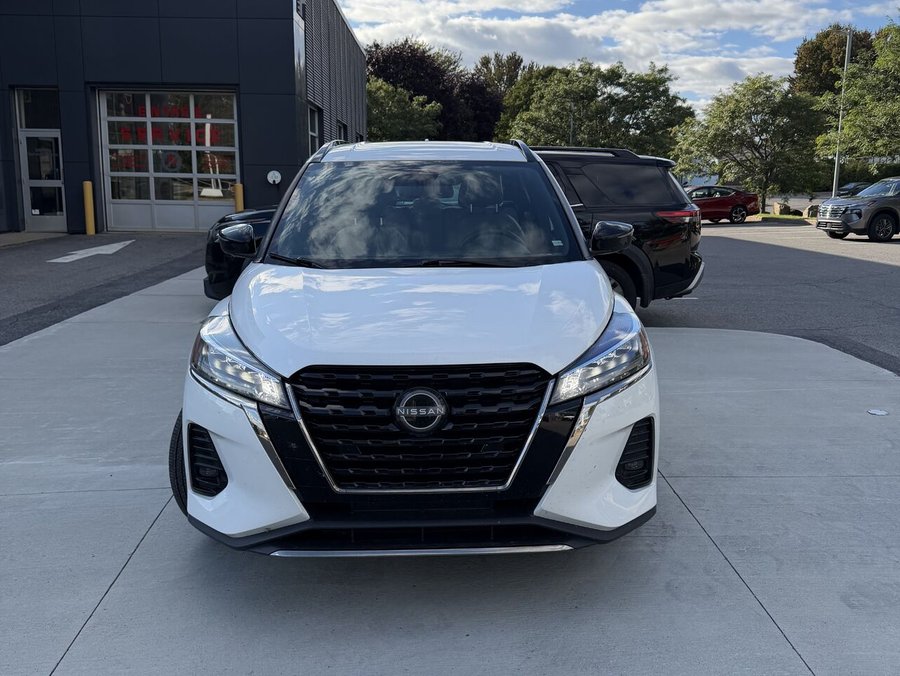 2023 Nissan Kicks SR PRIVILÈGE White
