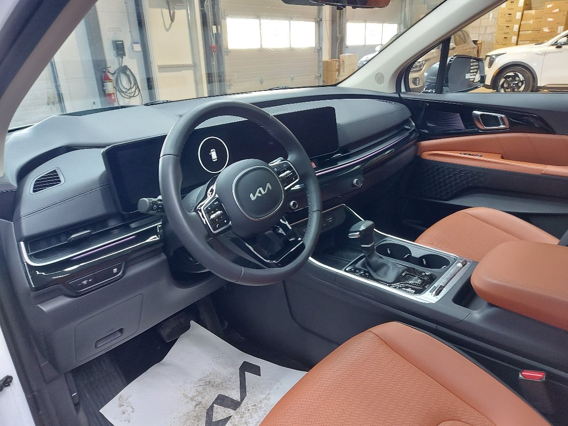 2026 KIA Carnival Snow White Pearl Blainville - photo #12